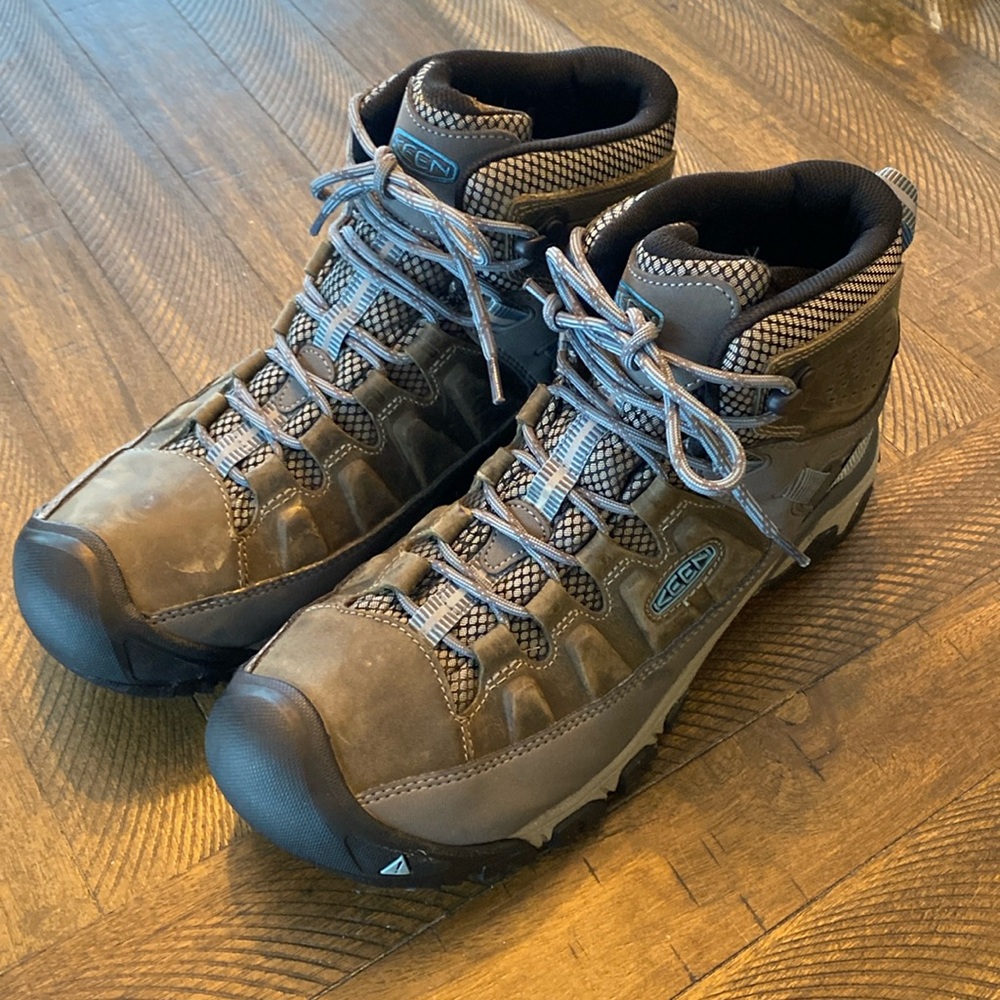 Women’s Keen Targhee hiking/winter boot size 11